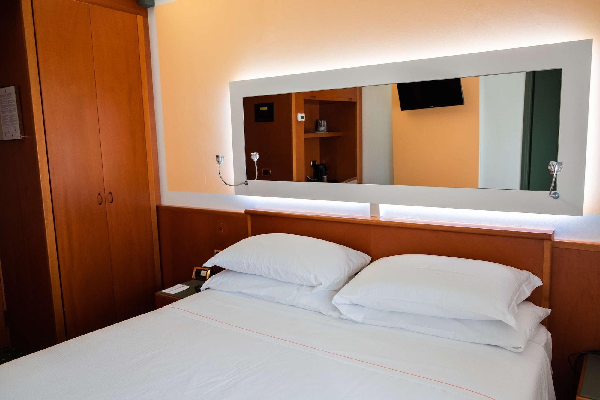 Jet Hotel, Sure Hotel Collection By Best Western Gallarate Esterno foto