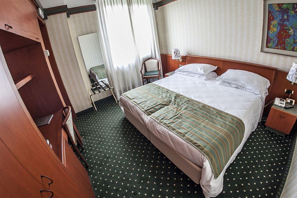 Jet Hotel, Sure Hotel Collection By Best Western Gallarate Esterno foto