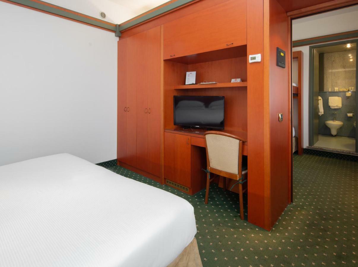 Jet Hotel, Sure Hotel Collection By Best Western Gallarate Esterno foto