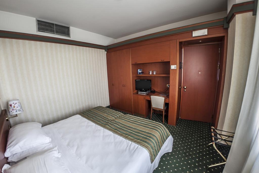 Jet Hotel, Sure Hotel Collection By Best Western Gallarate Esterno foto
