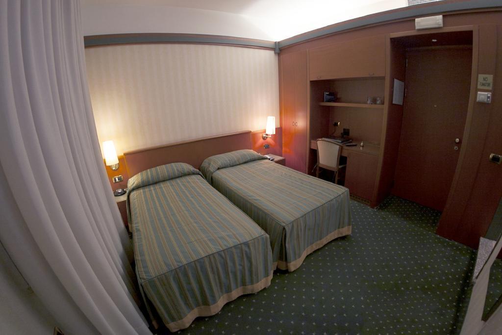 Jet Hotel, Sure Hotel Collection By Best Western Gallarate Esterno foto